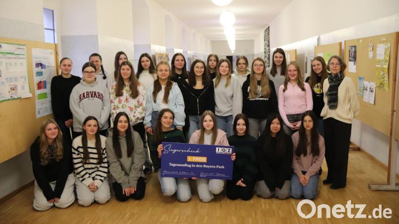 Die Klasse 9b mit Lehrerin Maud Simon. Bild: Gerhard Skupin/exb