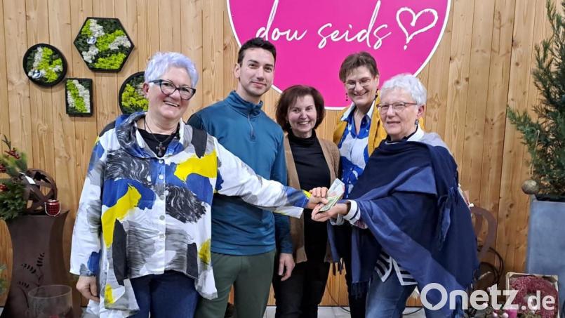 Bei der Spendenübergabe (von links): Gisela Herzog, Ziereis jun., Marion Ziereis, Marion Spießl und Angela Krüger. Bild: exb