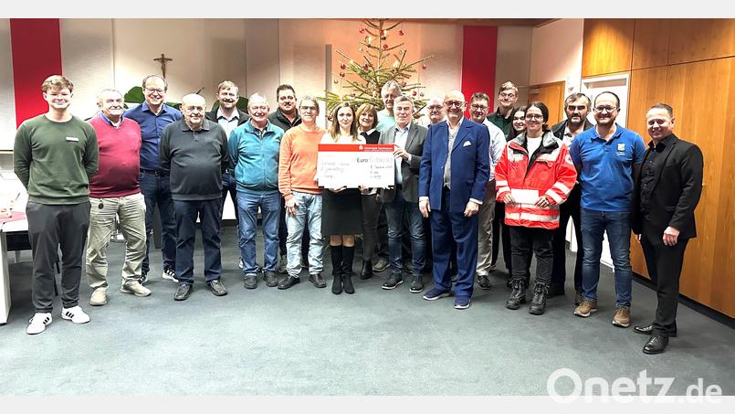 Die Vereinigte Sparkassen Eschenbach-Neustadt-Vohenstrauß unterstützen mit insgesamt 5300 Euro kulturelle, gemeinnützige und soziale Zwecke in Eslarn. Bild: Vereinigte Sparkassen Eschenbach-Neustadt-Vohenstrauß