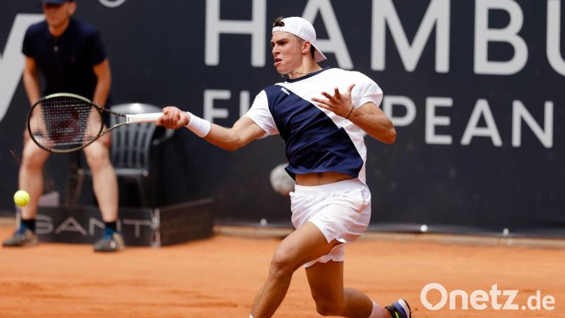 Marko Topo (Bild aus einem früheren Turnier) steht in der deutschen Tennis-Rangliste auf Platz 14 und geht damit als einer der Favoriten in das Dreikönigsturnier in Weiden. Bild: Frank Molter/dpa