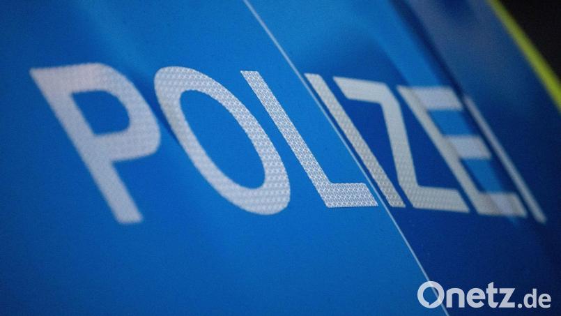 Die Polizei fand die mutmaßliche Unfallverursacherin und kassierte ihren Führerschein ein. Symbolbild: Marijan Murat/dpa