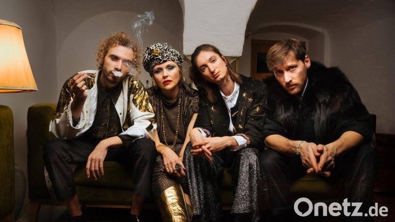 Die Nowak &amp; die Leute aus der Raucherpause bringen Melodien zwischen Chanson, Punk, Pop und Indie. Bild: Philipp Heipeck/exb