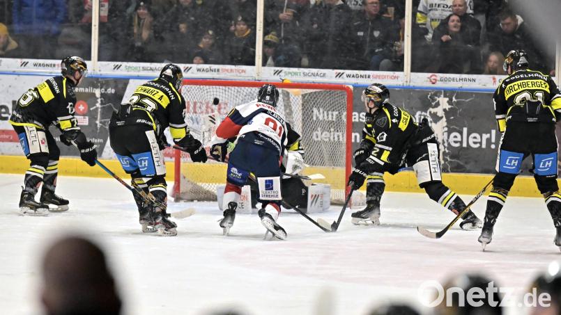 Der ERSC Amberg verliert das erste Spiel des Jahres gegen die Devils Ulm/Neu-Ulm am Freitagabend mit 0:4. Bild: Hubert Ziegler