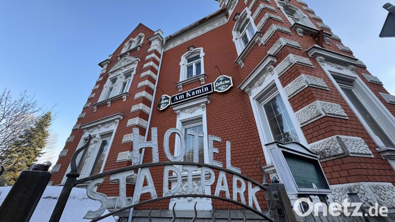 Das „Hotel am Stadtpark“ hat die Stadt Marktredwitz an einen Privatinvestor verkauft. Bild: Matthias Bäumler