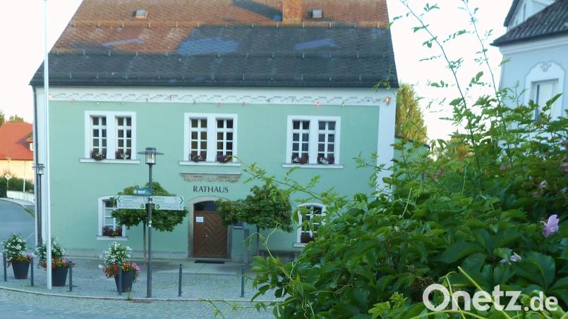 In einer Stellungnahme widerspricht die Stadt Schönsee getätigten Aussagen zum geplanten Seniorenzentrum vehement. Archivbild: Portner
