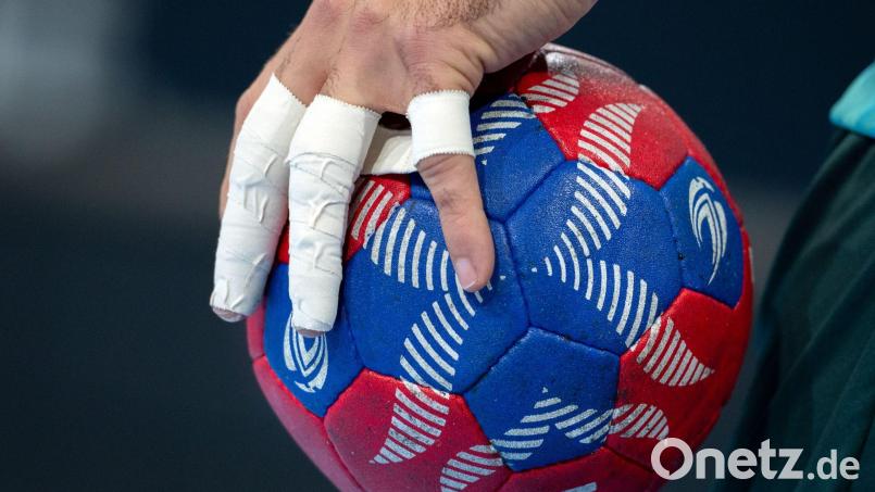Die Handballer der SG Auerbach/Pegnitz haben ihr Heimspiel verloren. Symbolbild: Soeren Stache/dpa