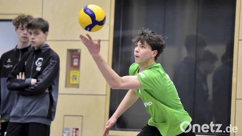 Der erst 16-Jährige Sebastian Helm (Szene aus einem Jugendspiel) durfte gegen den TSV Friedberg II erstmals Regionalligaluft schnuppern. Archivbild: Hubert Ziegler
