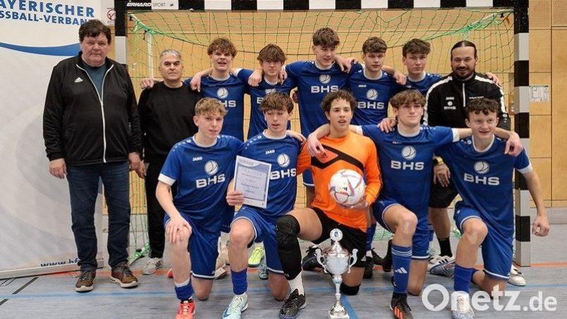 Die U17 der SpVgg SV Weiden ist Bezirksmeister im Futsal. Bild: Heinz Zach