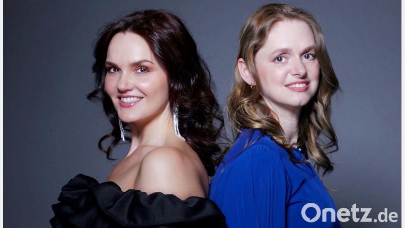 Die Sängerin Teresa Hoerl (links) und die Pianistin Christiane Klonz präsentieren ihr Konzertprogramm „Cinéma“. Bild: Hoerl/Klonz/exb