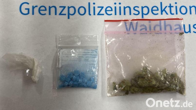 Dieses Rauschgift fanden Beamte der Grenzpolizei bei einer Kontrolle in Waidhaus. Bild: Grenzpolizei Waidhaus