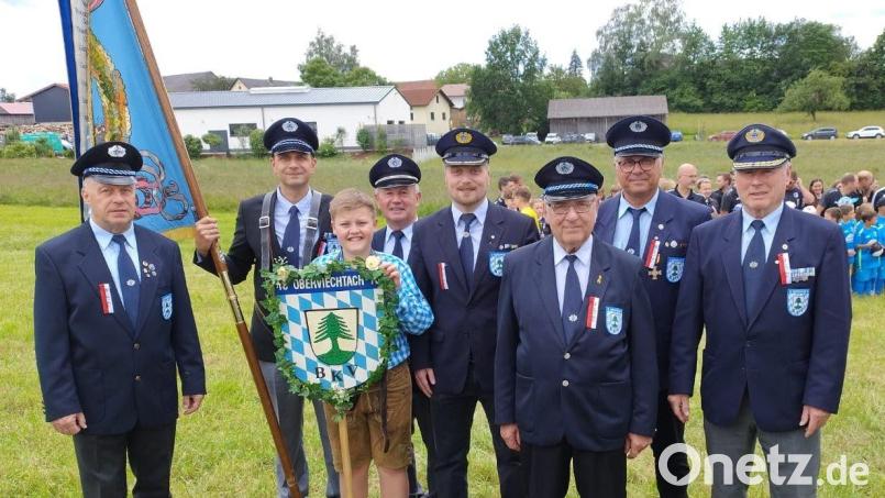 Vergangenes Jahr noch zu Gast beim Fest der Feuerwehr Nunzenried: Heuer ist die KSK Oberviechtach selbst mit Feiern dran. Bild: Schießl/exb