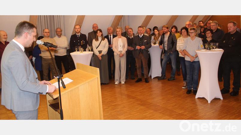 Beim Neujahrsempfang in Ebnath dankte Bürgermeister Wolfgang Söllner (links) vor allem den ehrenamtlich Engagierten. Bild: soj