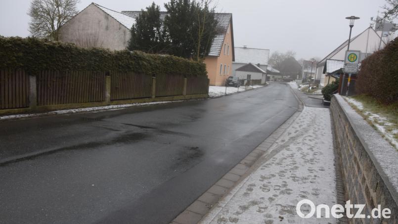 Zweimal schon gescheitert. Kein Tempo-30 durch Letzau. Auf der gleichen Straße in Mitterhöll jedoch schon. Bild: fz