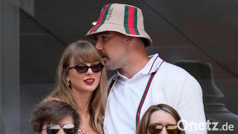 Football-Star Travis Kelce möchte Superstar Taylor Swift weiterhin so gut er kann den Rücken stärken. (Archivbild) Bild: Kirsty Wigglesworth/AP/dpa