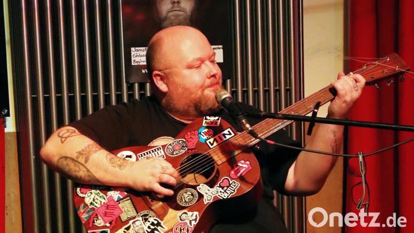 Stammgast auf der Bühne in der Musikkneipe Gestern: Andreas Kümmert. Bild: mfh