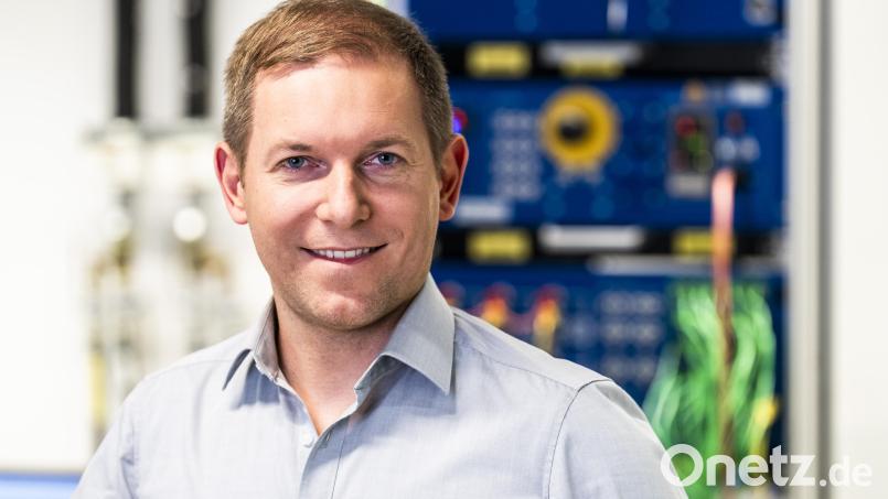Dr. Konrad Schraml stammt aus Senkendorf bei Kastl. Mit zwei Kollegen hat er neuartige Leistungshalbleiter entwickelt, mit denen 25 Prozent des weltweiten Energiebedarfs gespart werden könnten. Bild: Ansgar Pudenz/exb