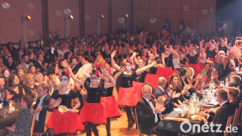 Beim Galaabend sind wieder feurige Tanzshows zu erwarten, so wie im vergangenen Jahr von der Jugendgarde (hier beim Einmarsch). Archivbild: kro