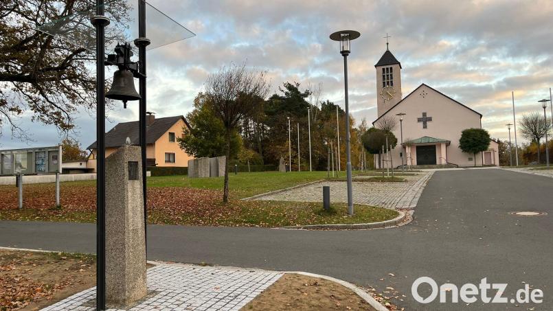 In Gmünd läutet jetzt eine alte Kirchenglocke auf der Wolfgangssäule. Ermöglicht hat sie das Regionalbudget der Integrierten Ländlichen Entwicklung. Bild: Josef Neubauer