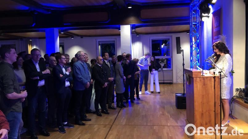 Knapp 180 Besucher kamen zum Neujahrsempfang der Stadt Waldershof. Rechts Bürgermeisterin Margit Bayer. Bild: fpoz