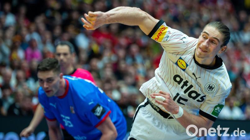 Juri Knorr ist Deutschlands bester Spieler in der ersten Halbzeit. Bild: Soeren Stache/dpa