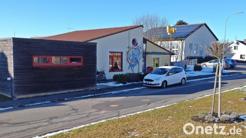 In absehbarer Zeit werden Kinderhaus (links) und Pfarrheim (rechts) eine bauliche Einheit bilden. Bild: ld