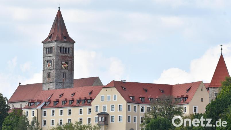 Die Klosterburg ist das Wahrzeichen des Marktes Kastl. Gegründet wurde das Kloster im Jahr 1103. Und in dieser Zeit spielt auch das neue Stück &quot;Jenseits der Nacht&quot;, das im Juli uraufgeführt wird und künftig im Wechsel mit den bisherigen Schweppermannspielen gezeigt werden soll. Archivbild: Petra Hartl