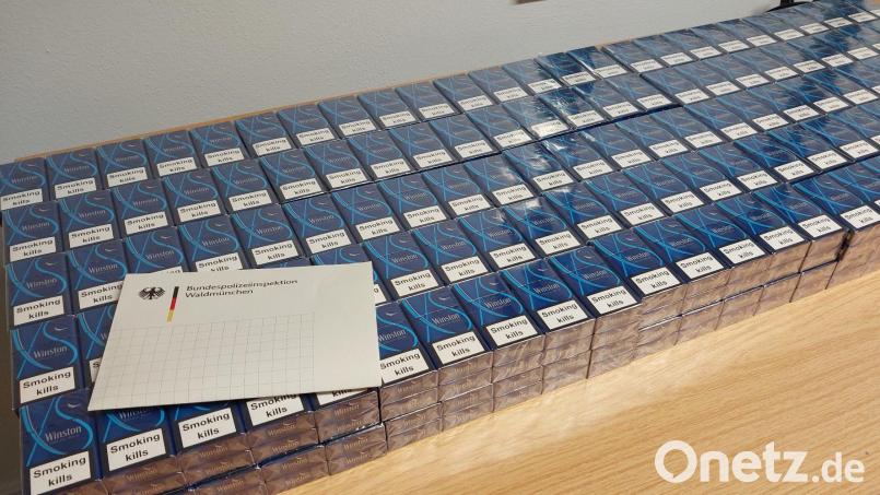 10 000 Zigaretten ohne Steuermarke stellte die Bundespolizei sicher. Bild: Bundespolizei/exb