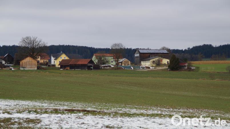 Das Gewerbegebiet Rottendorf liegt von Niedermurach kommend rechts vor der Ortschaft. Nun beschlossen die Gemeinderäte für den Zwischenbereich zum Ortsrand und das neu geplante Gewerbegebiet die Aufstellung eines einfachen Bebauungsplans für ein Mischgebiet. Bild: wel