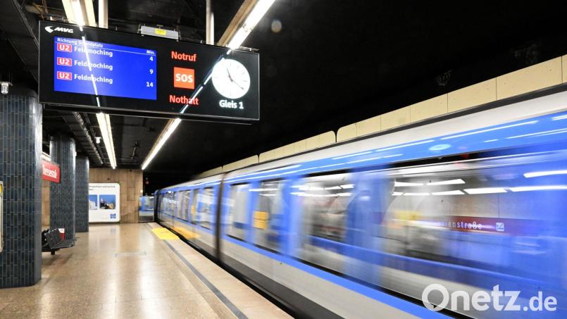 In mehreren bayerischen Verkehrsverbünden können Schüler und Azubis weiterhin kostengünstiger Bus und Bahn fahren. (Archivbild) Bild: Felix Hörhager/dpa