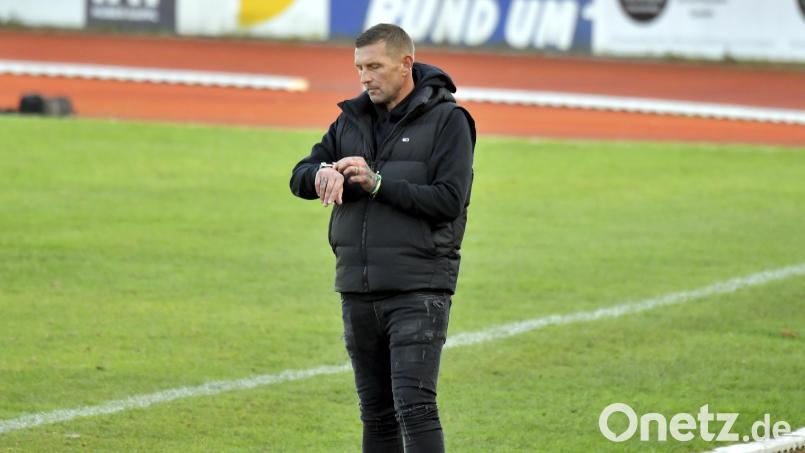 Es ist wieder Zeit für Training: Andreas Scheler bittet seine Akteure des FC Amberg am Freitag wieder auf den Platz. Archivbild: Hubert Ziegler