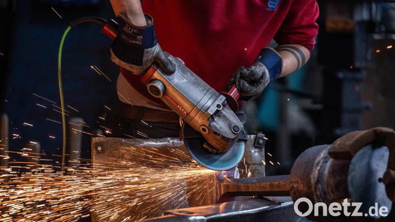 Die Oberpfälzer Metallindustrie steckt laut Verbandsangaben in der Krise. Symbolbild: Armin Weigel/dpa