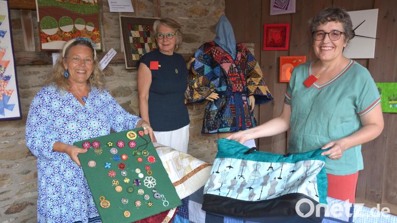 Beim Kreativmarkt in Bad Neualbenreuth (im Bild einige der Beteiligten zusammen mit Beate Ott, rechts) war ein großer Teil der Einnahmen für die Seniorenarbeit erwirtschaftet worden, berichtete Seniorenbeauftragte Beate Ott in der jüngsten Sitzung des Marktrats. Archivbild: jr