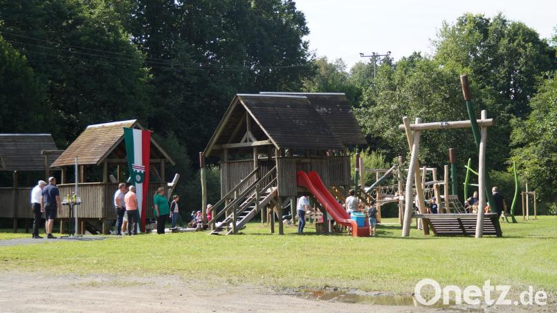 Der Antrag für das Regionalbudget, den die Gemeinde einreicht, sieht vor, neben dem neuen Spielplatz beim Feuerwehrhaus ein Areal zum Erholen und Spielen mit Wasser umzugestalten. Archivbild: wel