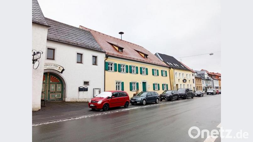 Die Waldershofer Innenstadt soll attraktiver Lebens- und Arbeitsraum sein. Viel versprechen sich dabei CSU und Wählerbund im Bereich der Immobilien Schwarzer Ritter, Altes Rathaus und Marx/Wagner (Bild) vom Projekt &quot;Drei Höfe&quot;. Bild: fpoz