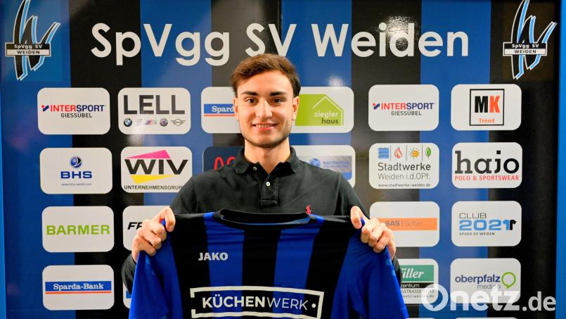 Alexander Kautz trägt ab der kommenden Saison das Trikot der SpVgg SV Weiden. Bild: Werner Franken