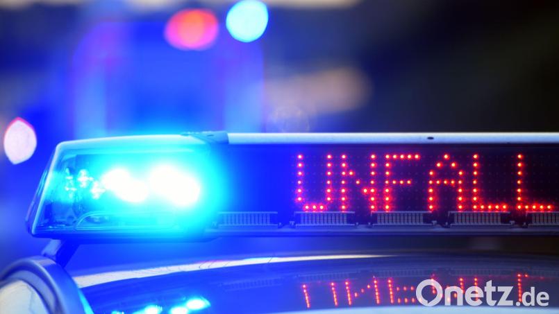 Eine 60-Jährige ist bei einem Verkehrsunfall bei Bad Staffelstein gestorben. Symbolbild: Stefan Puchner /dpa