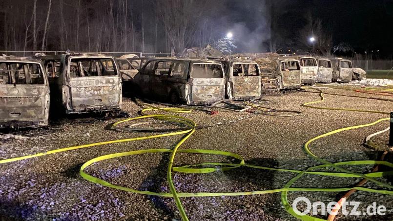 23 Dienstfahrzeuge gingen in Flammen auf. Bild: Berufsfeuerwehr München/dpa
