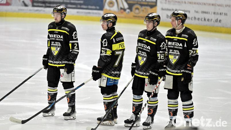 Die Spieler des ERSC Amberg müssen in die Abstiegsrunde der Eishockey-Bayernliga. Bild: Hubert Ziegler