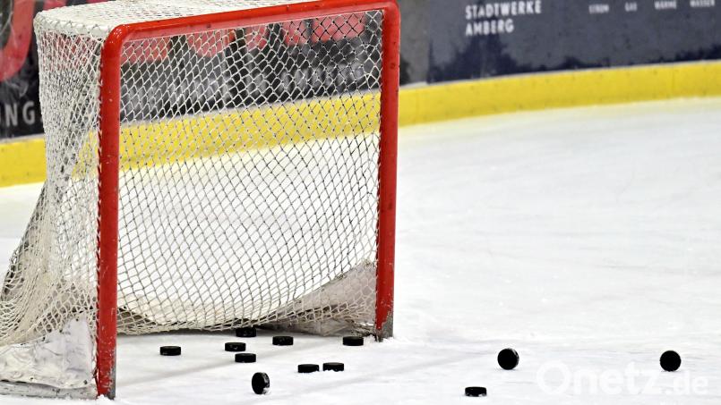 Die schwere Verletzung der Haßfurter Torhüterin überschattete das Spiel der 1b des 1. EV Weiden am Wochenende. Symbolbild: Hubert Ziegler