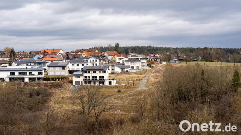 Direkt neben dem bestehenden Baugebiet &quot;Naabhöhe I&quot; soll auch das sich in Planung befindende &quot;Naabhöhe II&quot; kommen. Bild: lum