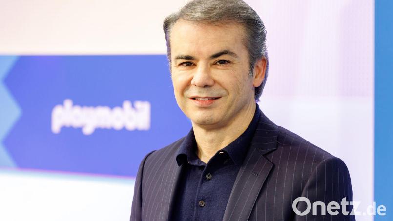 Im neuen Geschäftsjahr könnte es für Playmobil laut dem Vorstand Bahri Kurter wieder bergauf gehen. Bild: Daniel Karmann/dpa