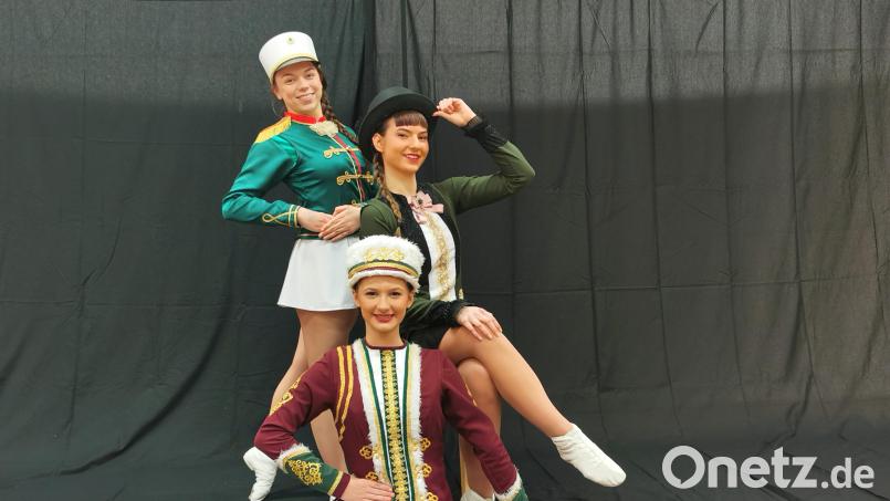 Anna Augustin (links), Pauline Zach und Julia Simon (vorne) freuen sich auf ihre Soloauftritte. Bild: Portner