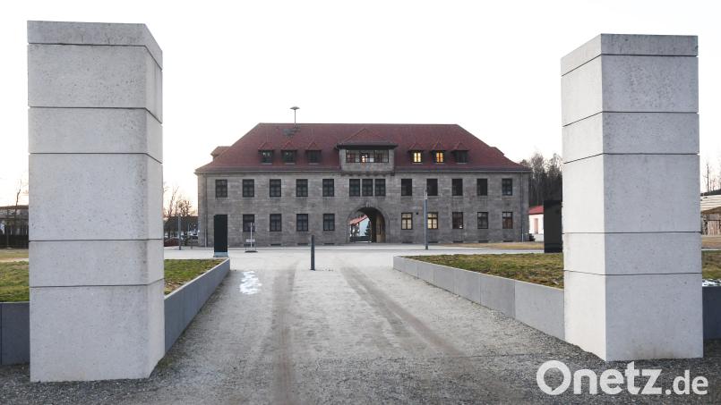 Stefan Krapf macht sich Sorgen um die Zukunft des Steinbruchs bei der KZ-Gedenkstätte in Flossenbürg. Bild: Gabi Schönberger