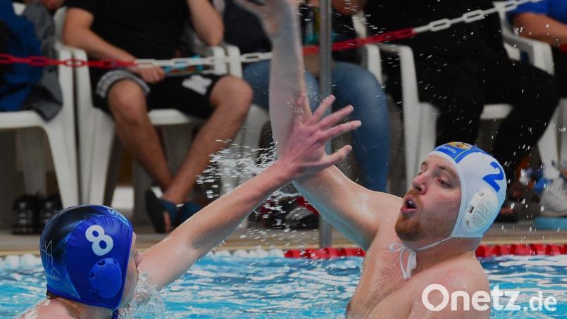 Nikolaj Neumann (rechts/Szene aus einem früheren Spiel) traf gegen Darmstadt fünf Mal für den SV Weiden. Archivbild: G. Büttner
