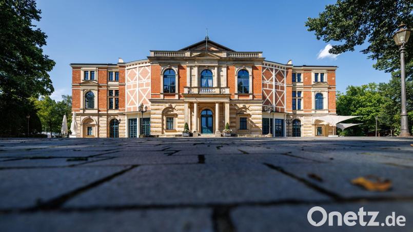 2026 wollten die Festspiele groß Jubiläum feiern - doch für die großen Pläne fehlt das Geld. (Archivbild) Bild: Daniel Karmann/dpa