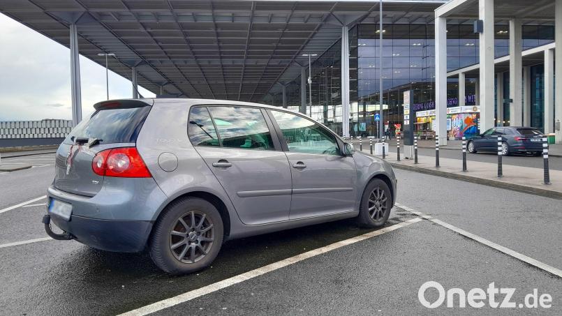 In Berlin macht ein Auto Schlagzeilen, für das mittlerweile Zehntausende Euro Parkgebühren aufgelaufen sein sollen. Bild: Anja Sokolow