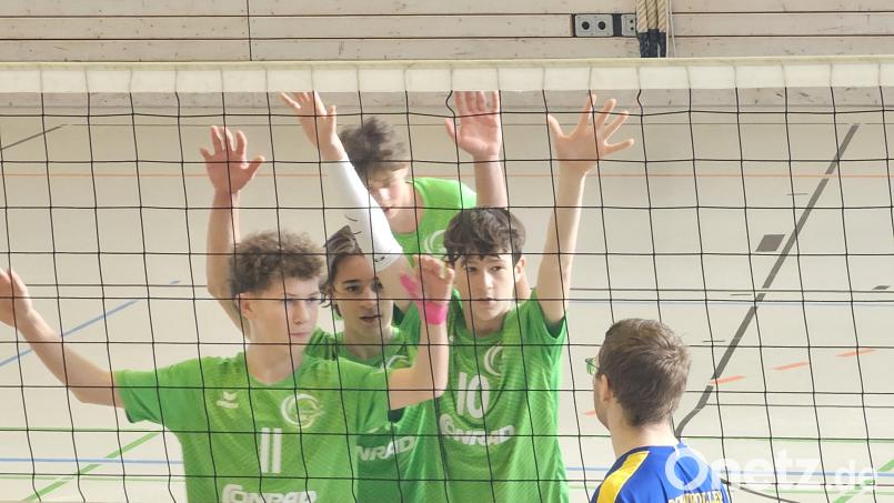 Die U16-Junioren der VC/DJK Amberg wurden Oberpfalzmeister im Volleyball. Bild: Markus Bodensteiner/exb