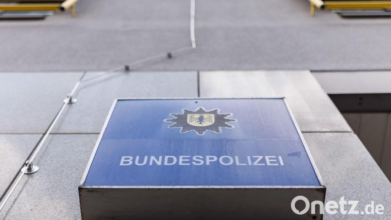 Laut Spezialisten des Entschärfungsdiensts der Bundespolizei handelte es sich bei dem Gegenstand um abgebrannte Pyrotechnik. Diese war in der Silvesternacht liegengeblieben. Archivbild: Daniel Karmann/dpa