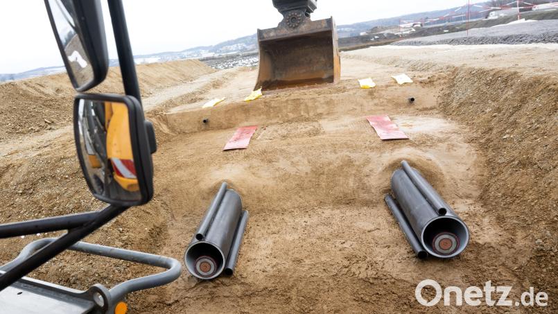 Bei Niederaichbach (Landkreis Landshut) hat der Bau des Süd-Ost-Links begonnen. In wenigen Wochen werden auch im Landkreis Schwandorf die Bagger anrollen – auch wenn der Planfeststellungsbeschluss noch nicht vorliegt. Archivbild: Sven Hoppe/dpa
