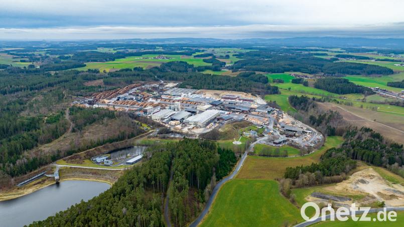 Das Sägewerk auf der Betzenmühle ist in neuen Händen. Bild: Drohnenbilder Weiden/exb